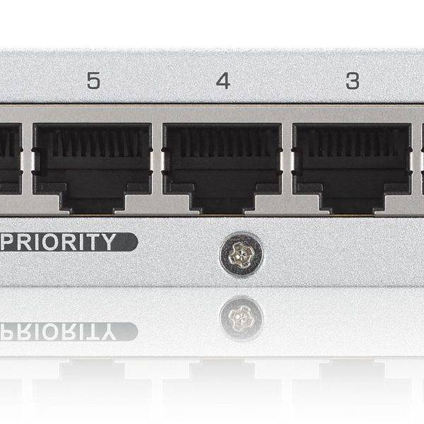 Zyxel 8-Port Gigabit Ethernet Switch with QoS Metal UK Plug GS-108BV3