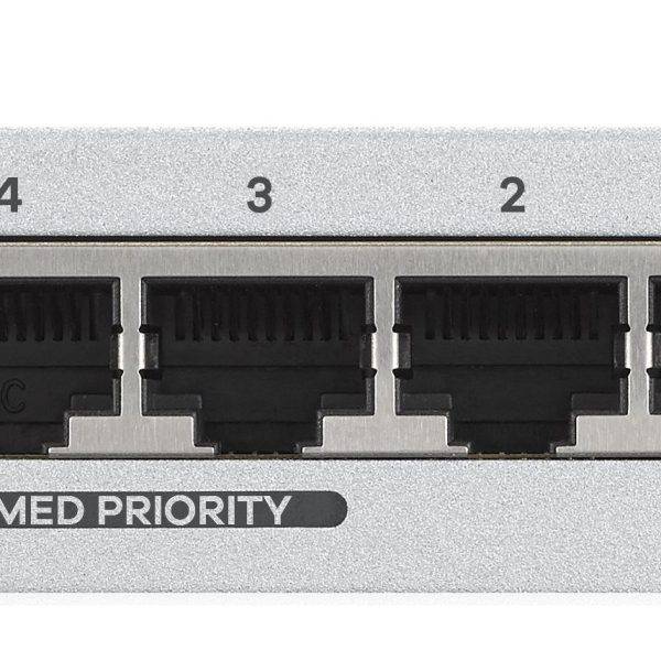 Zyxel 5-Port Gigabit Ethernet Switch with QoS Metal UK Plug GS-105BV3